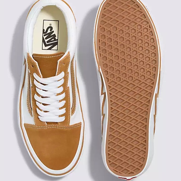 Vans Men’s Old Skool Bolt
Cathay Spice
VN0009Q5KFR sneakers - Picture 7 of 16